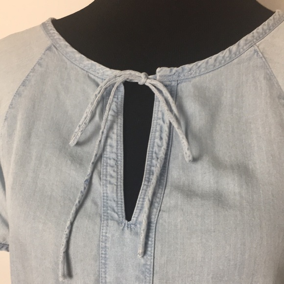 Liz Claiborne light blue tunic top size large used in good condition - Picture 2 of 3